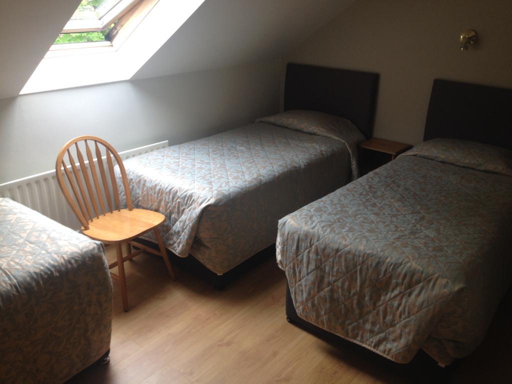 Carragh House Bed and Breakfast Castlebar Exteriör bild