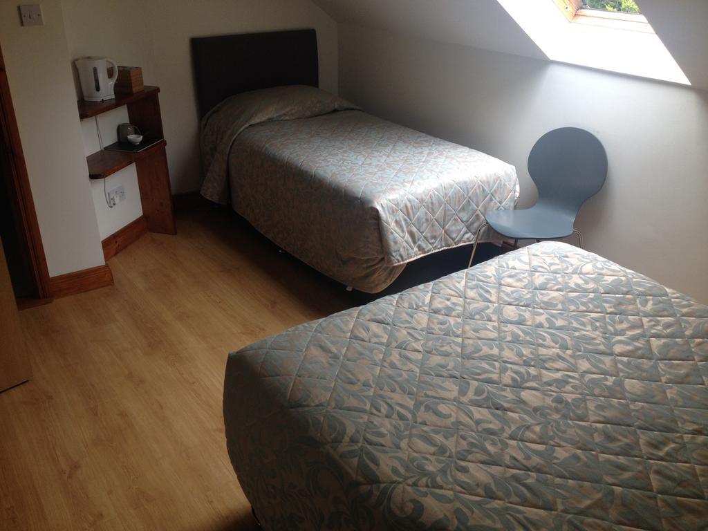 Carragh House Bed and Breakfast Castlebar Exteriör bild